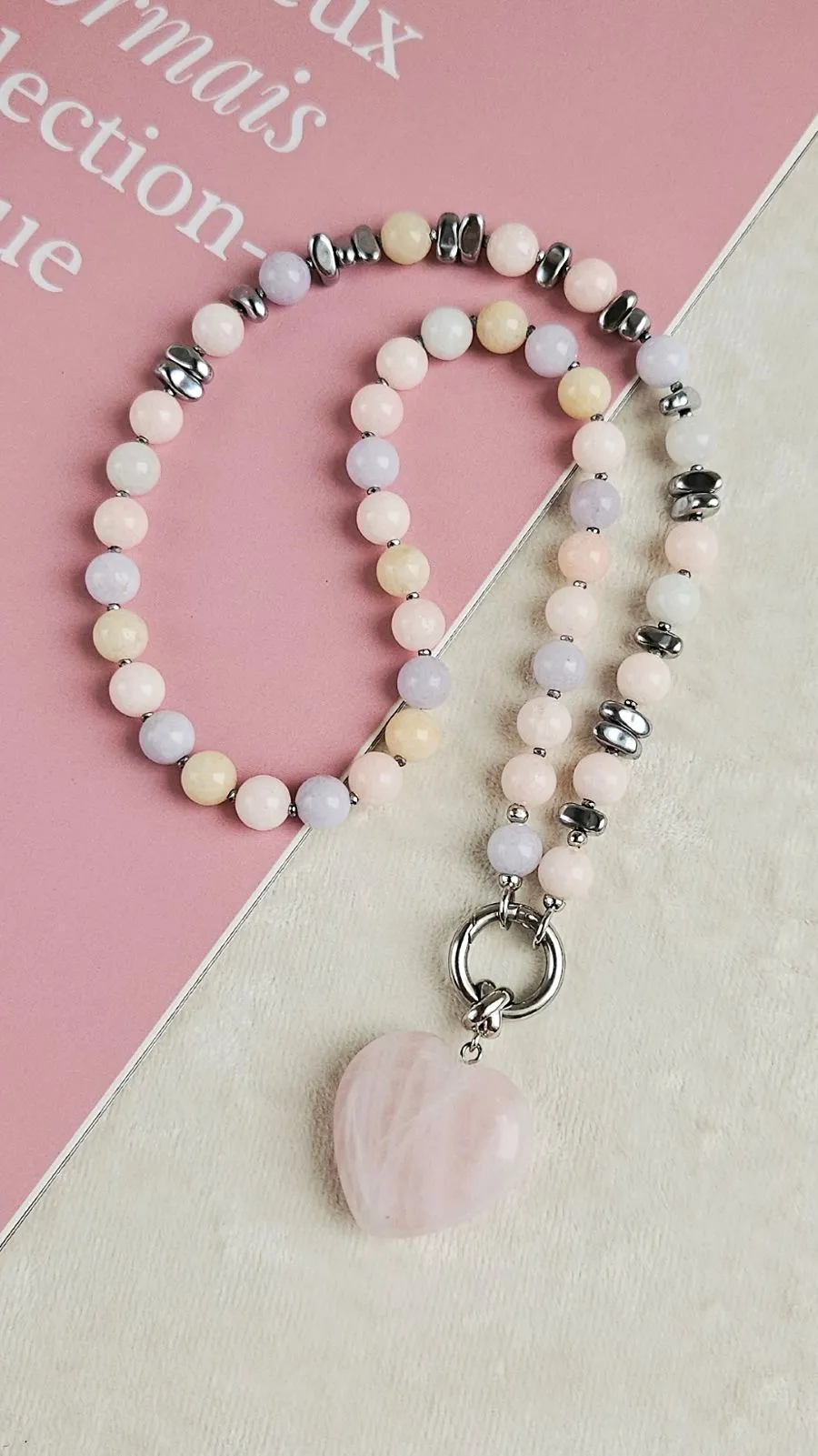 Облако — набор для создания колье из пастельных камней и гематита с подвеской из розового кварца (НАБОР-75) купить с доставкой по России | Интернет-магазин Viva Beads