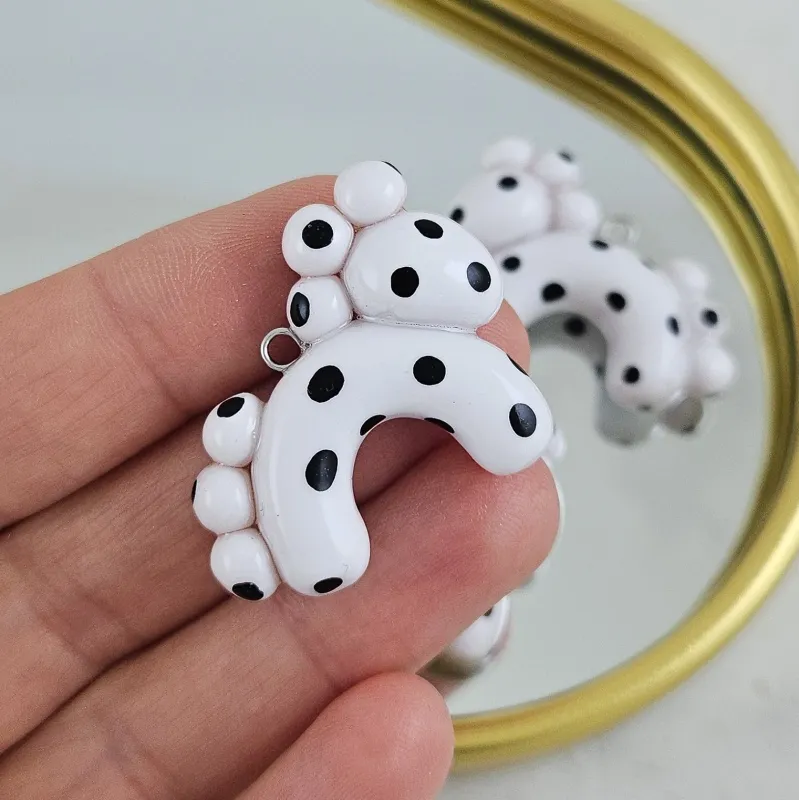 Подвеска Лошадка ручной работы ок. 29x27 мм, белый в черный горошек (10280-Б) купить с доставкой по России | Интернет-магазин Viva Beads