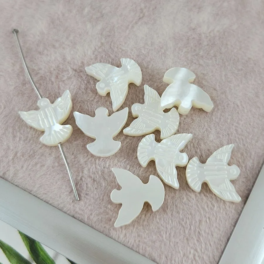 1 шт. Бусина Голубь из натурального перламутра 12.2х13.5х3 (10074) для бижутерии купить с доставкой по России | Интернет‑магазин Viva Beads
