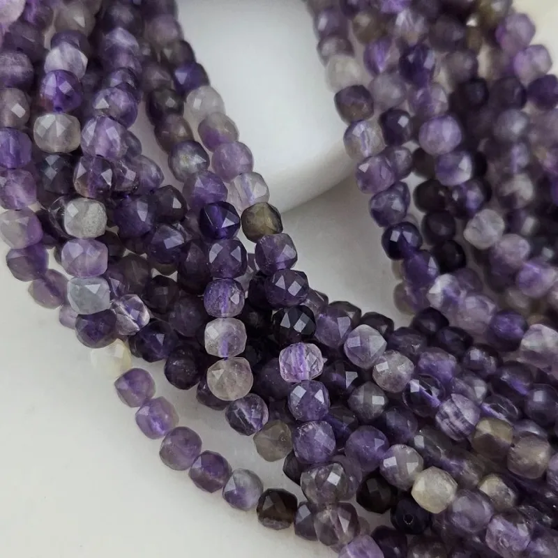 Нить 19 см Аметист натуральный ок. 4.5-5 мм бусины граненые кубики (9119) для бижутерии купить с доставкой по России | Интернет‑магазин Viva Beads

