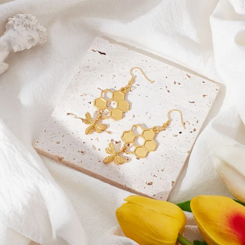 Подставка -дисплей из пористого камня 10х10 см, цвет бежевый (7756) купить с доставкой по России | Раздел Home & Beauty Viva Beads