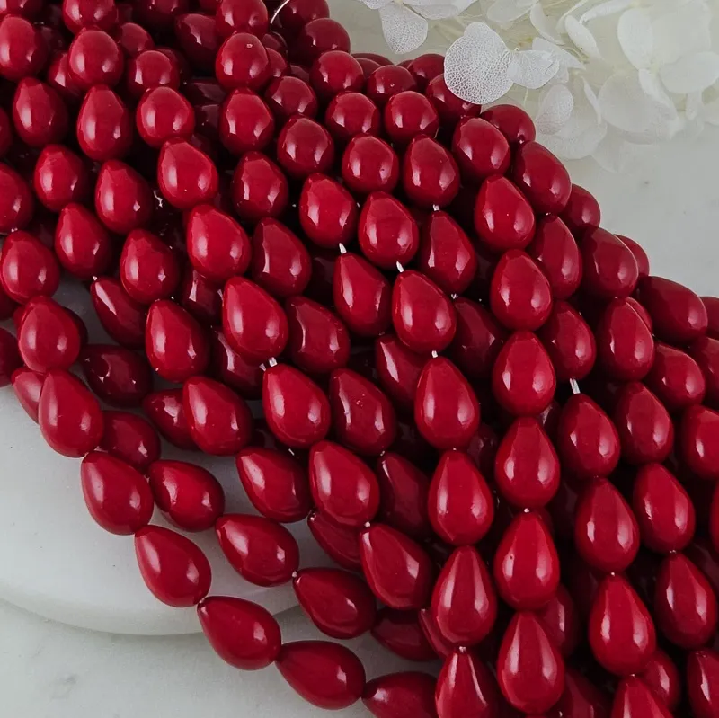 Нить 40 см Жемчуг майорка ок. 9х13 мм бусина гладкая капля, красный (9742-КРАС) купить с доставкой по России | Интернет-магазин Viva Beads