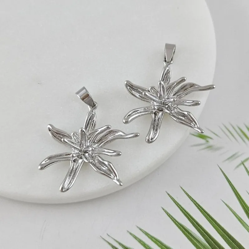 Подвеска Цветок 27.6х27.3 мм, родиевое покрытие (10022-Р)