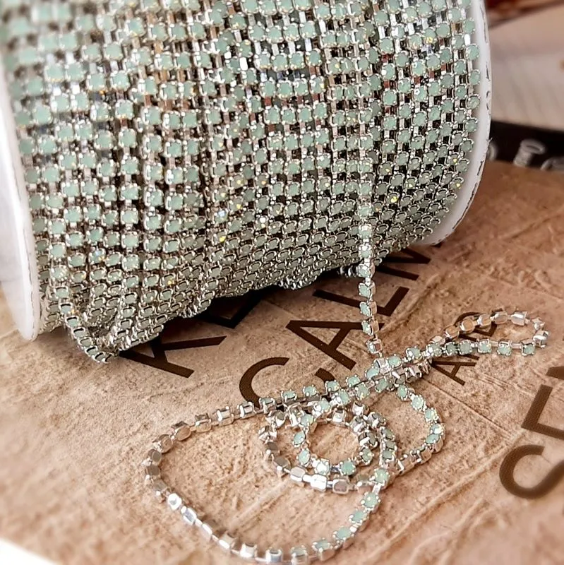 50 см Стразовая цепь SS 4.5 1.7 мм опал зеленый (4270) купить с доставкой по России | Интернет-магазин Viva Beads