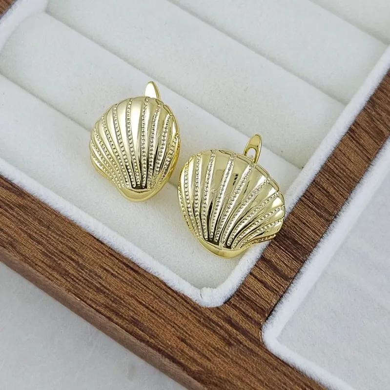 Швензы Ракушка 16.3х16.8 мм с английским замком, позолота 14К (10291-З) швензы для серег купить с доставкой по России | Интернет-магазин Viva Beads