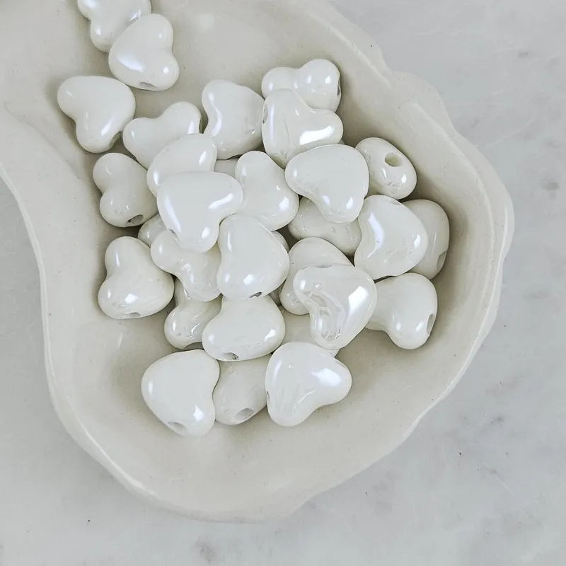 1 шт. Бусина Сердце ок. 11.6х10х6 мм белый, керамика (10276-11-Б) купить с доставкой по России | Интернет-магазин Viva Beads