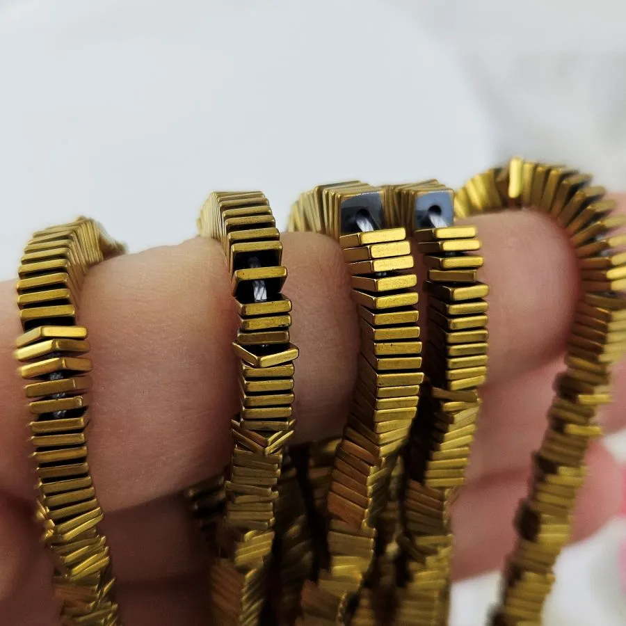 Нить 19 см Гематит, гематин 4х1 мм бусины плоский квадрат, цвет античное золото (7896-4) для бижутерии купить с доставкой по России | Интернет‑магазин Viva Beads
