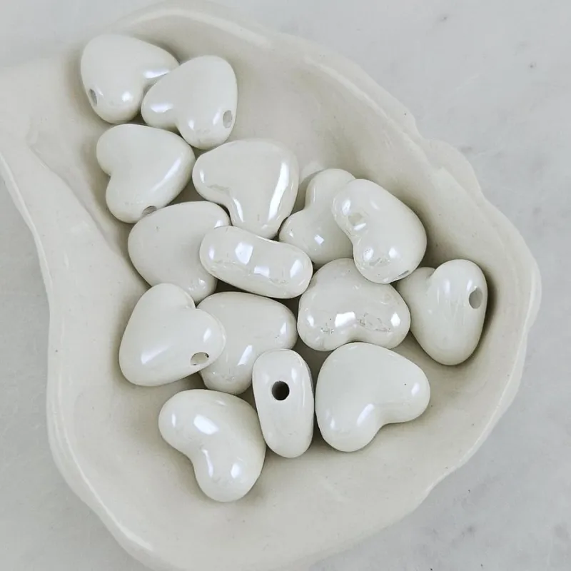 1 шт. Бусина Сердце ок. 14.8х13х7 мм белый, керамика (10276-14-Б) купить с доставкой по России | Интернет-магазин Viva Beads