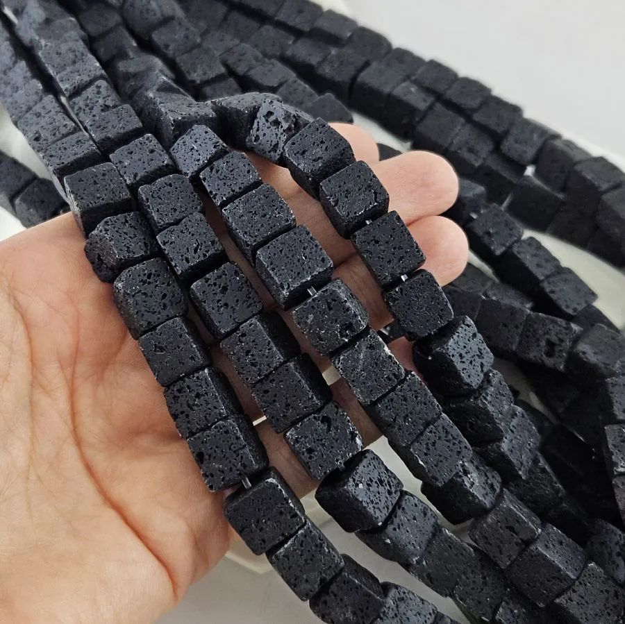 Нить 19 см Лава натуральная бусины куб ок. 10-11 мм черный (4559-10) купить в Воронеже | Заказать в интернет-магазине Viva Beads
