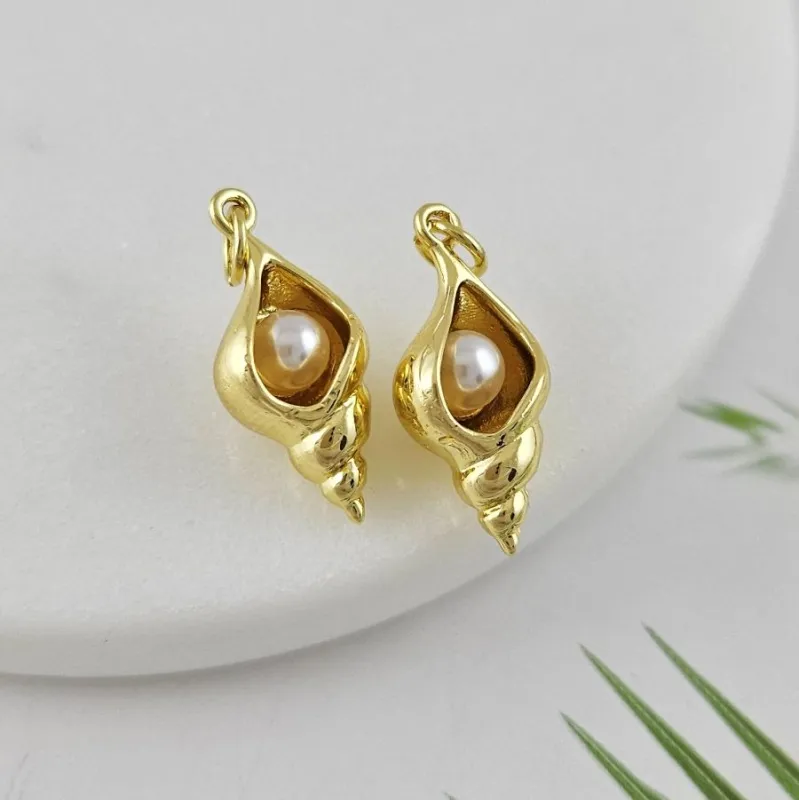 Подвеска кулон Ракушка 22.2x9.8 мм с жемчужиной, позолота 14К (10025-З)