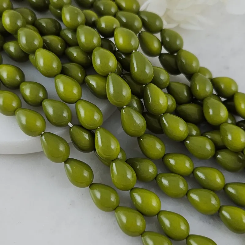Нить 40 см Жемчуг майорка ок. 9х13 мм бусина гладкая капля, ярко-оливковый (9742-ЯОЛИВ) купить с доставкой по России | Интернет-магазин Viva Beads