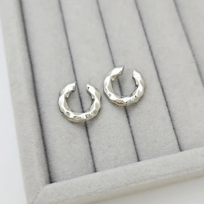 1 шт. Кафф 15х3.3 мм с эффектом мятого металла с родиевым покрытием (9129-Р) купить с доставкой по России | Интернет-магазин Viva Beads