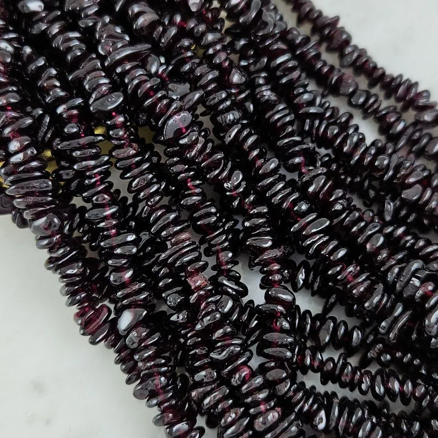 Нить 39 см Гранат натуральный 4-8 мм, бусины каменная крошка  (3266) для бижутерии купить с доставкой по России | Интернет‑магазин Viva Beads
