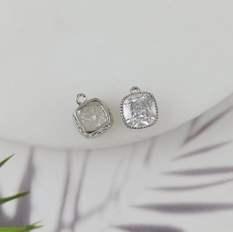 Подвеска с фианитом 8.3х7х4.1 мм прозрачный, родиевое покрытие (7313-7-БР)