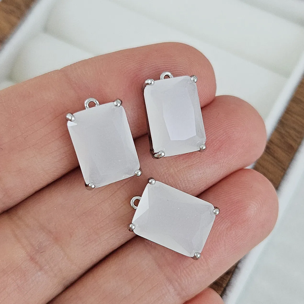 Подвеска прямоугольная с кристаллом 13.5x9 мм, родиевое покрытие, белый (10216-Р-БЕЛ) купить с доставкой по России | Интернет-магазин Viva Beads