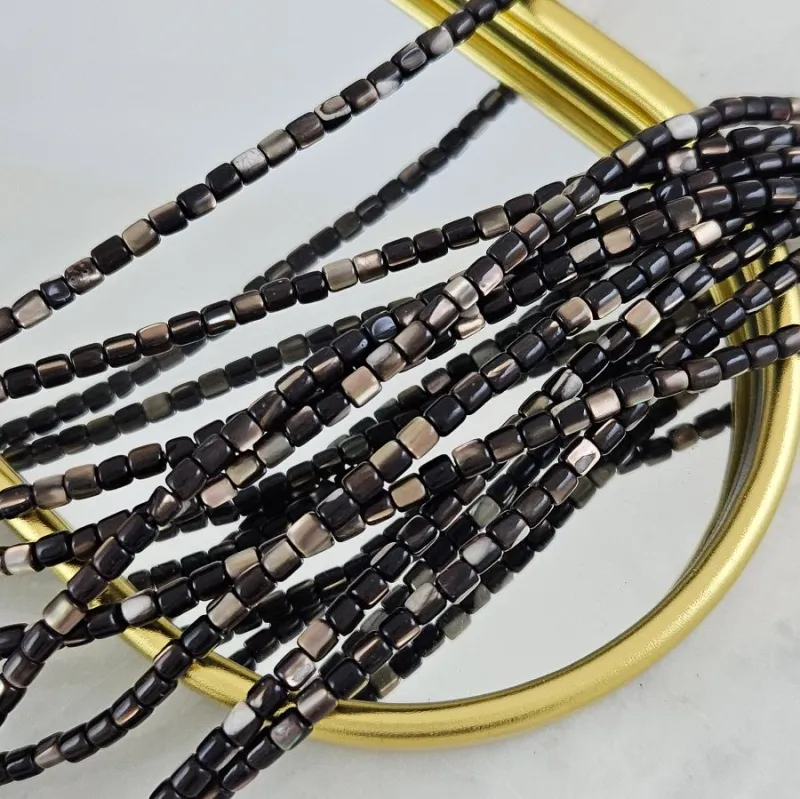 Нить 39 см Перламутр натуральный ок. 3.5х3.5 мм бочонок, коричневый (6566-КОР) для бижутерии купить с доставкой по России | Интернет‑магазин Viva Beads
