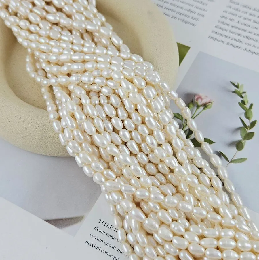 Нить 17 см Жемчуг натуральный рис толщиной 4-5 мм белый АА (9846) купить с доставкой по России | Интернет-магазин Viva Beads