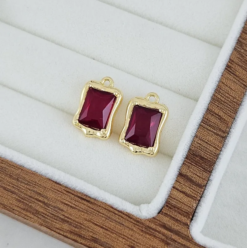 УЦЕНКА Подвеска с ювелирным стеклом 13.7х9 мм красный, позолота 14К (8738-КЗ-УЦ)