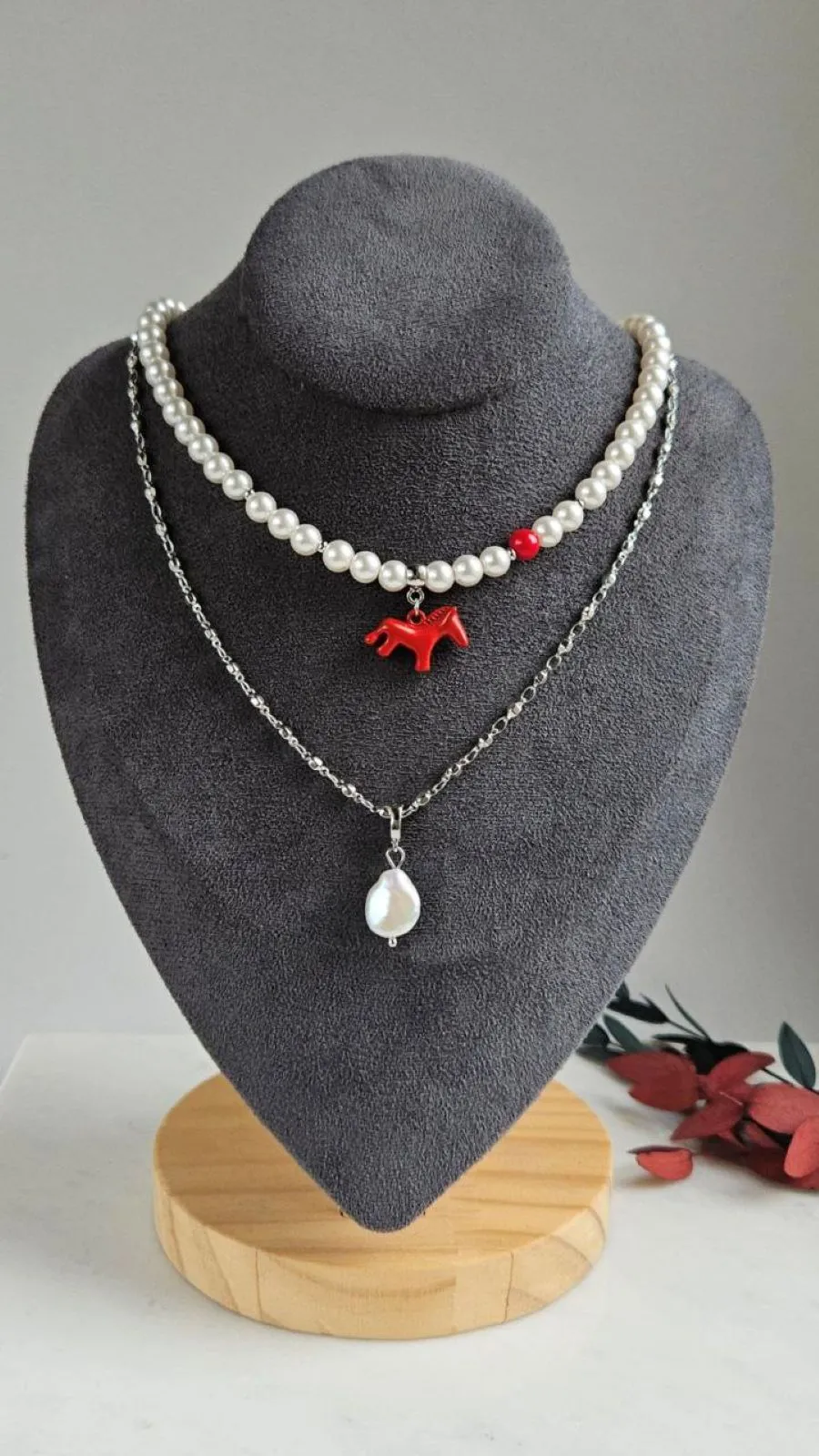 Алый путь — набор для создания стильного чокера с красной лошадкой (НАБОР-70) купить с доставкой по России | Интернет-магазин Viva Beads