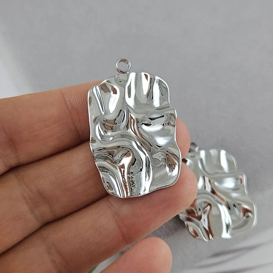 Подвеска мятый металл 35.4х22.6 мм родиевое покрытие (9968-Р)