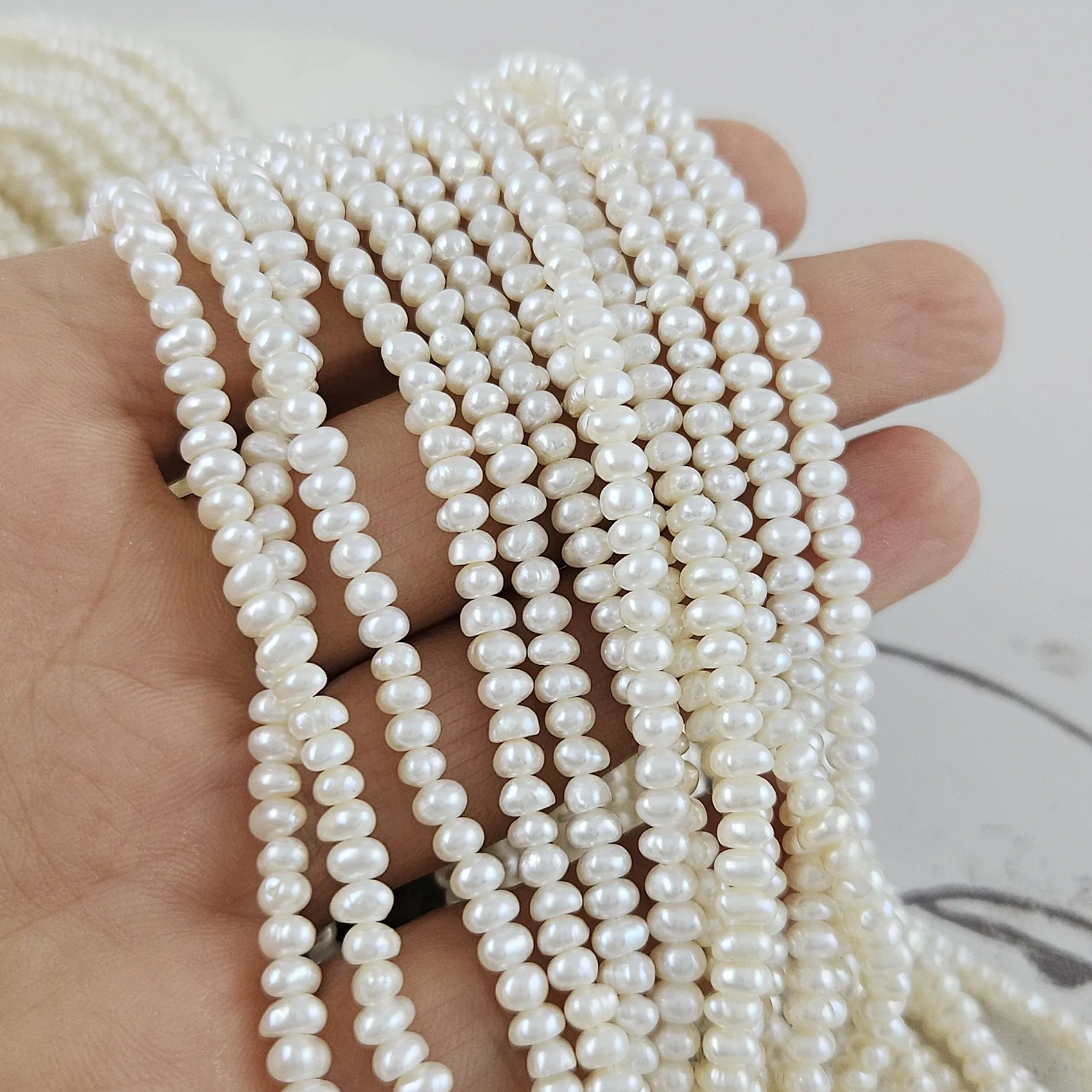 Нить 18-19 см Жемчуг натуральный барокко 3.8-4.4х2.5-2.8 кукуруза АА (9896) купить с доставкой по России | Интернет-магазин Viva Beads