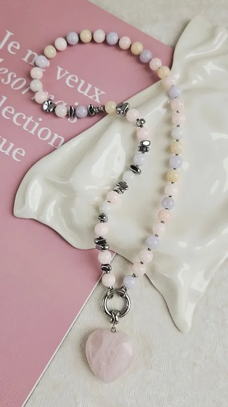 Облако — набор для создания колье из пастельных камней и гематита с подвеской из розового кварца (НАБОР-75) купить с доставкой по России | Интернет-магазин Viva Beads