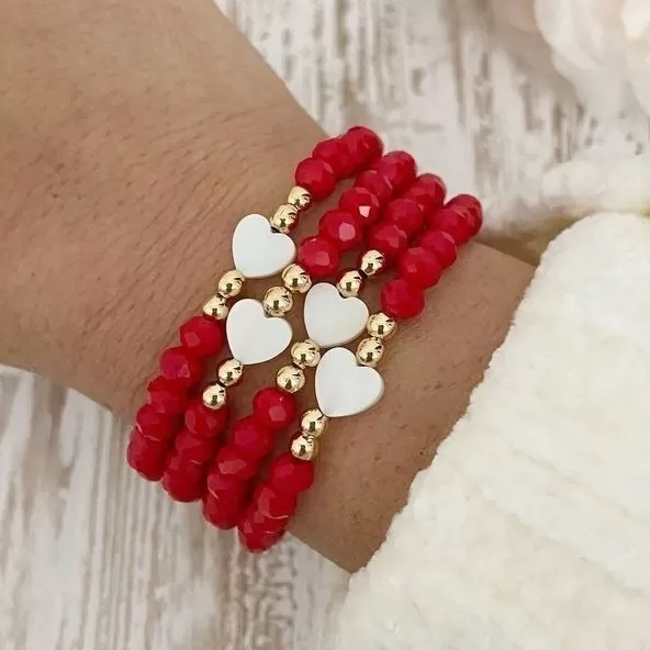 Продолжая тему подарков к 14 февраля - предлагаем подборку украшений с сердцем