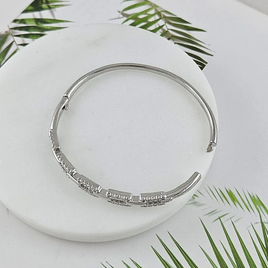 Браслет жесткий 66х56х6.3 мм, родиевое покрытие (10033-Р) купить с доставкой по России | Интернет-магазин Viva Beads