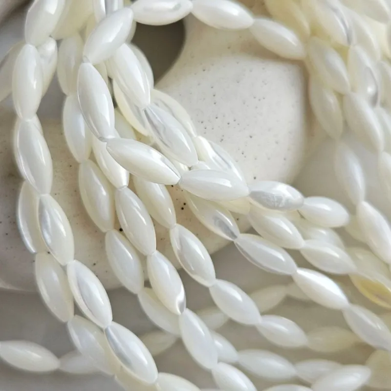 Нить 18 см Перламутр натуральный 14.3х5.7 мм форма рис, белый (5504-6х14) для бижутерии купить с доставкой по России | Интернет‑магазин Viva Beads

