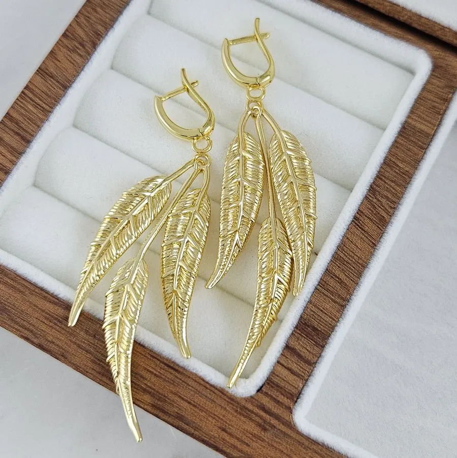 Подвеска Веточка 55х17 мм, позолота 14К (10286-З) купить с доставкой по России | Интернет-магазин Viva Beads