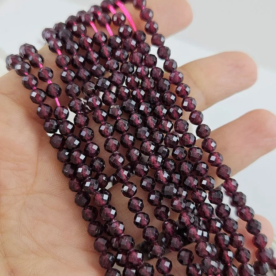 Нить 19 см Гранат натуральный ок. 4.2 мм, граненые бусины (6102-4) купить в Воронеже | Заказать в интернет-магазине Viva Beads
