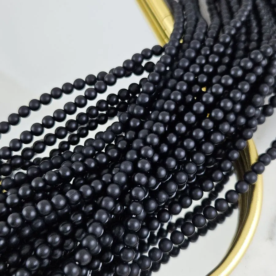 Нить 36 см Агат черный матовый ок. 4 мм, бусины гладкий шар (4040-4) для бижутерии купить с доставкой по России | Интернет‑магазин Viva Beads
