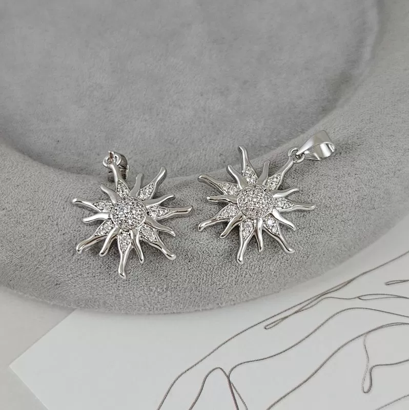 Подвеска Солнце 20х18 мм с фианитами родиевое покрытие (4713-18-Р) купить с доставкой по России | Интернет-магазин Viva Beads