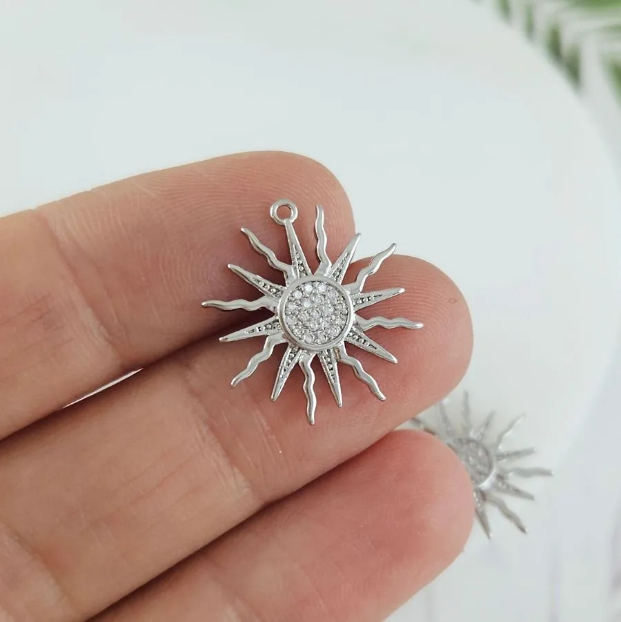 Подвеска Солнце 18.3x17.8 мм с фианитами и родиевым покрытием (4441-Р) купить с доставкой по России | Интернет-магазин Viva Beads