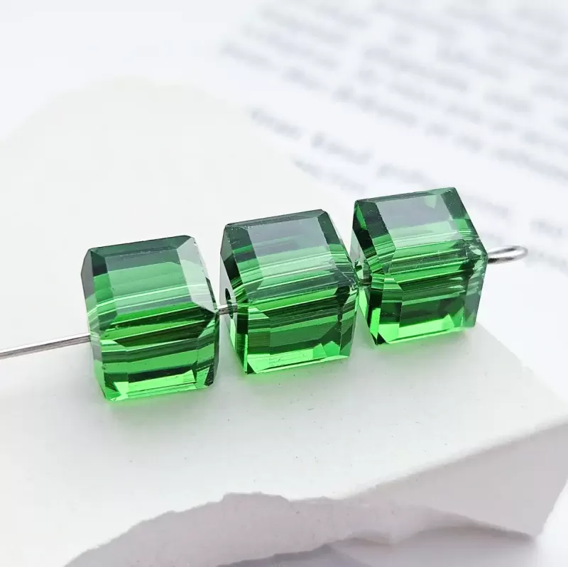 1 шт. Бусина куб ок. 8 мм зеленый хрустальное стекло (8642-З) купить в Воронеже | Заказать в интернет-магазине Viva Beads
 1 шт. Бусина куб ок. 8 мм зеленый хрустальное стекло (8642-З) купить в Воронеже | Заказать в интернет-магазине Viva Beads