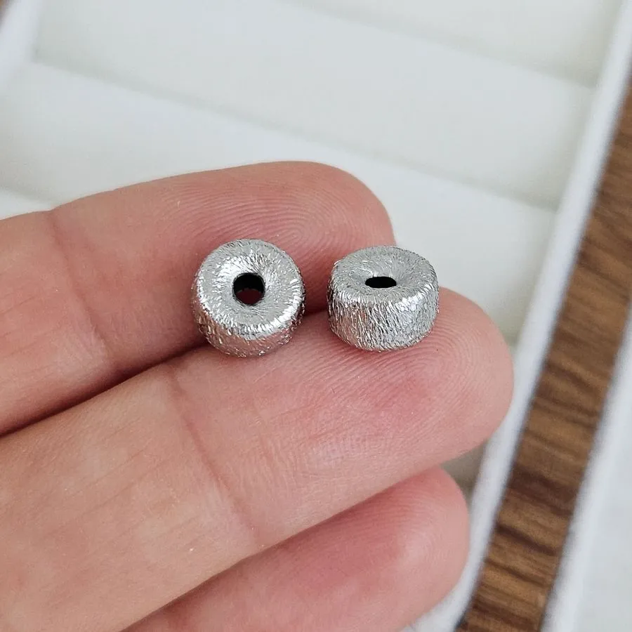 1 шт. Бусина / разделитель / 8х4.8 мм с текстурой, родиевое покр. (8852-8-Р) купить с доставкой по России | Интернет-магазин Viva Beads