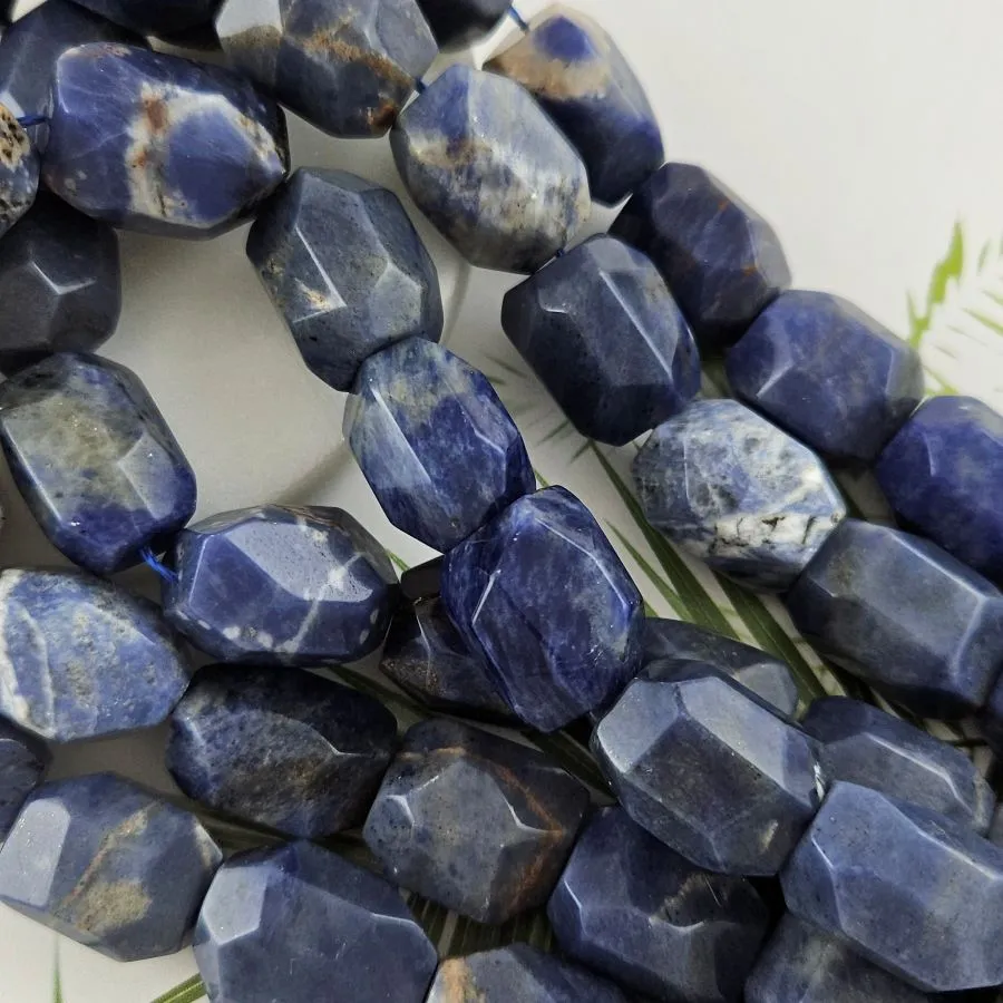 1 шт. Бусина крупная граненая 20-25x14-17 мм, содалит (10027-СОД) купить в Воронеже | Заказать в интернет-магазине Viva Beads
