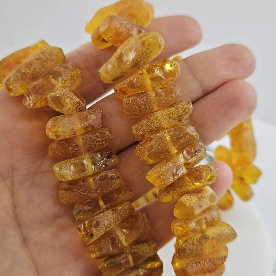 1 шт. Бусины из натурального нешлифованного янтаря кусочки 21-24х7-9 мм (10014-2/бус) купить в Воронеже | Заказать в интернет-магазине Viva Beads
