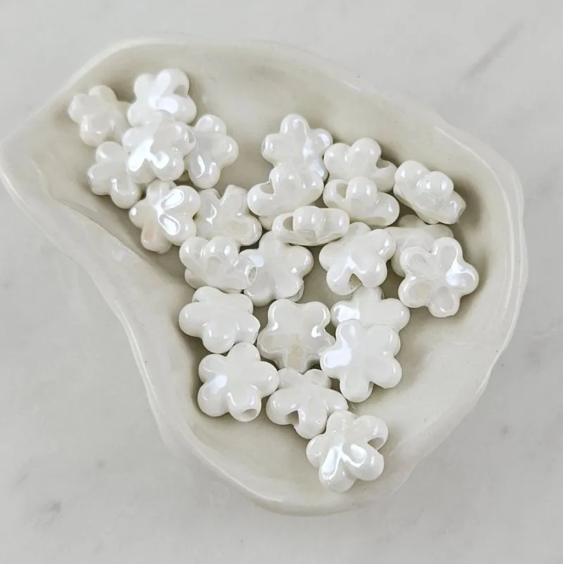 1 шт. Бусина Цветок 11х12 мм белый, керамика (6478-11-БЕЛ) купить с доставкой по России | Интернет-магазин Viva Beads