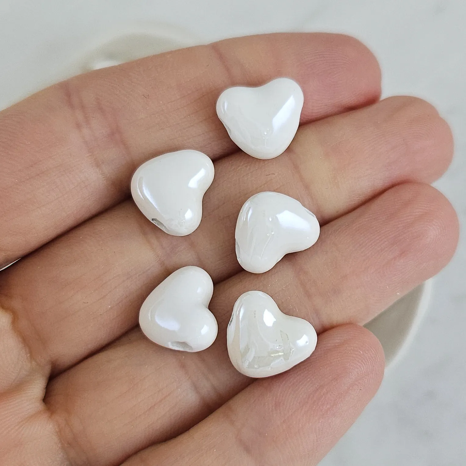 1 шт. Бусина Сердце ок. 11.6х10х6 мм белый, керамика (10276-11-Б) купить с доставкой по России | Интернет-магазин Viva Beads