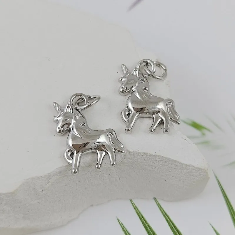 Подвеска Единорог 15.6x11 мм с фианитами, родиевое покрытие (9989-Р)