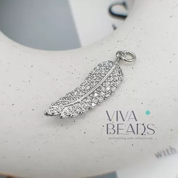 Подвеска Перо 28x9x3.5 мм фианиты, родиевое покр. (7568-Р) Подвеска Перо 28x9x3.5 мм фианиты, родиевое покр. (7568-Р)