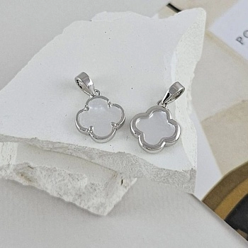 Подвеска кулон Клевер с перламутром 14х11.8 мм родиевое покрытие (7616-Р) Подвеска кулон Клевер с перламутром 14х11.8 мм родиевое покрытие (7616-Р)