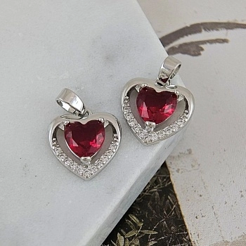 Подвеска Сердце 13.8х13.1 мм с фианитами, родиевое покрытие, красный (9689-КР)