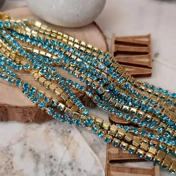 50 см Страз. цепь 2 мм голубой, золото (3333-ГЗ) купить с доставкой по России | Интернет-магазин Viva Beads