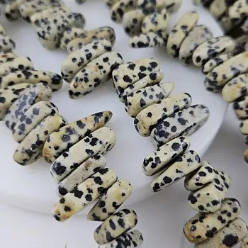 Нить 19 см Яшма далматиновая / порфирит / 11-18 мм палочки фри форм (9926-ДАЛ) для бижутерии купить с доставкой по России | Интернет‑магазин Viva Beads