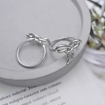 Кольцо Бант свободного размера с родиевым покрытием (8968-Р) купить с доставкой по России | Интернет-магазин Viva Beads