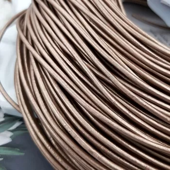 1 м Шнур кожа 2 мм БЕЖЕВЫЙ (746-ТБЕЖ) купить | Заказать в интернет-магазине Viva Beads
