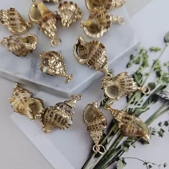 Подвеска Ракушка 23-27x14-16 мм в позолоте (9730)