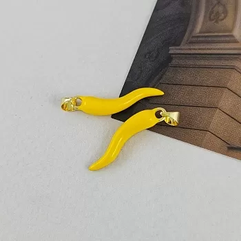 Подвеска Перчик 26.4х5 мм эмаль, желтый, позолота 14К (7686-ЖЗ) купить с доставкой по России | Интернет-магазин Viva Beads